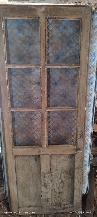 Puerta antigua de madera