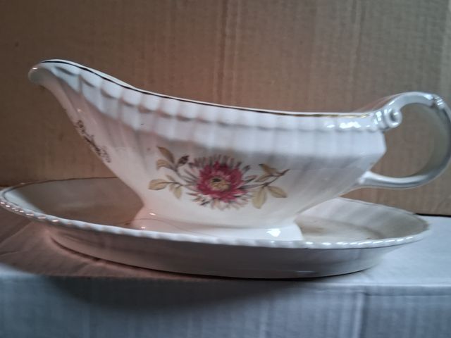 Piattino in porcellana dorata con vassoio