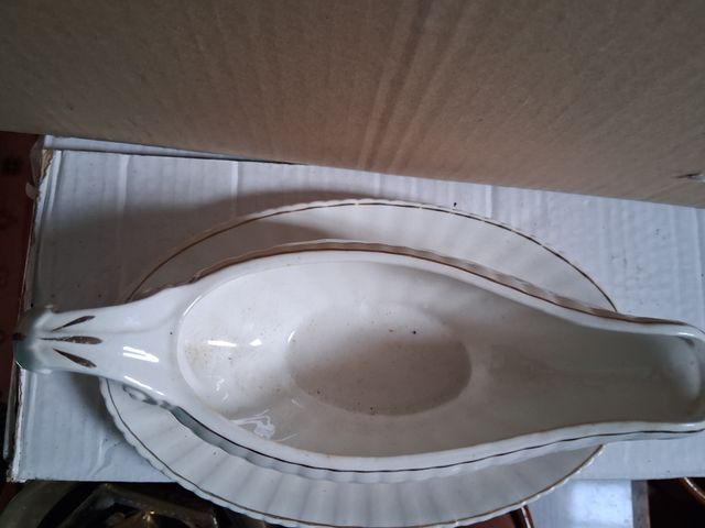 Piattino in porcellana dorata con vassoio