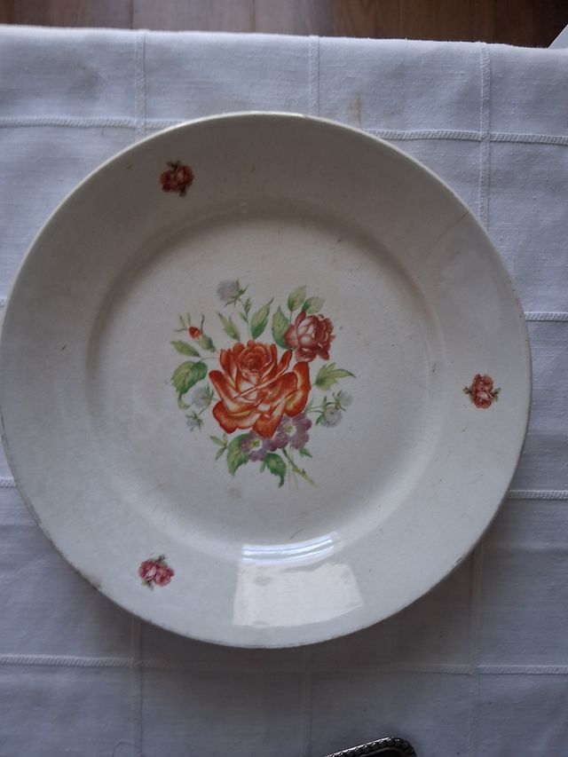 Piattino in porcellana dorata con vassoio