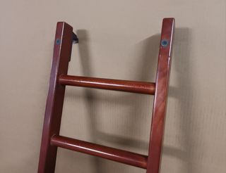 Escalera madera pequeña 