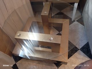 Mesa centro dorada cristal