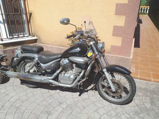 Suzuki Intruder 250cc - Moto