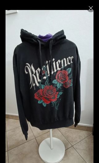 Felpa nera con rose, XS-S