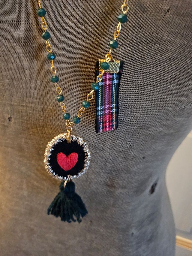 Collana lunga verde e oro