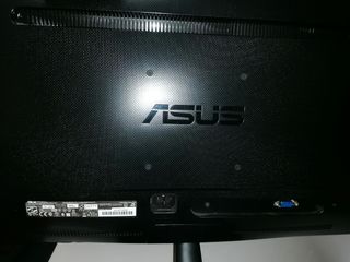 TV Asus 20" - Preto
