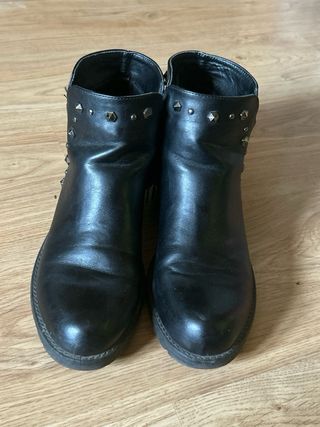 Botines negros de piel