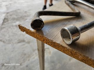 Juego de llaves y herramientas 