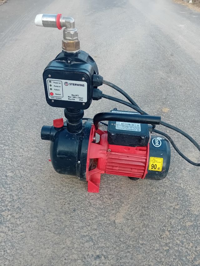 Bomba agua Sterwins 900W - usada