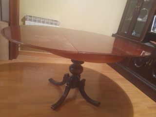 Mesa redonda de madera extensible