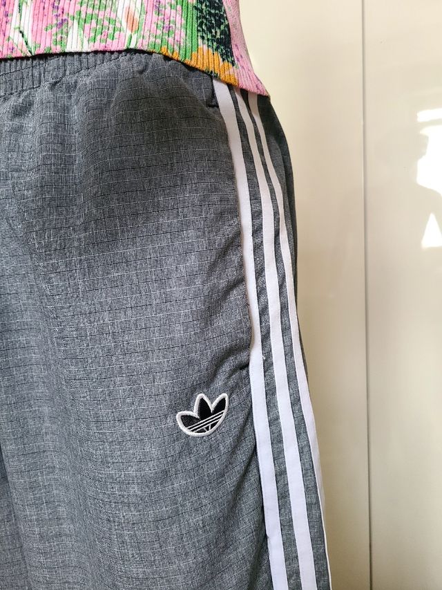 Pantaloni Adidas grigi sportivi