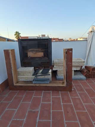 Chimenea rústica de leña
