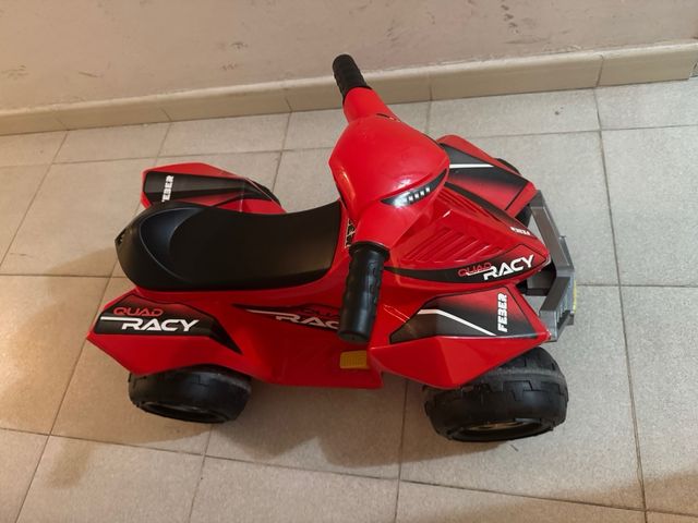 Quad eléctrico infantil Feber Racy