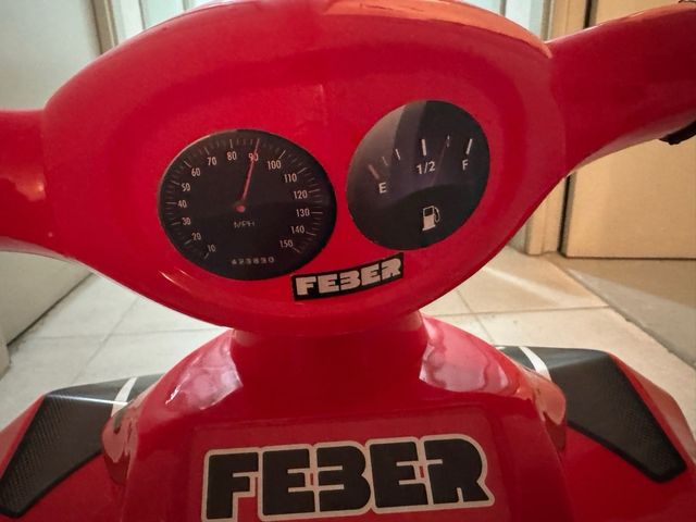 Quad eléctrico infantil Feber Racy