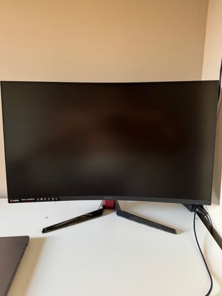 Monitor curvo MSI Optix AG32CQ