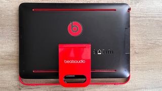 HP ENVY Beats ALL IN ONE PC (negro/rojo)