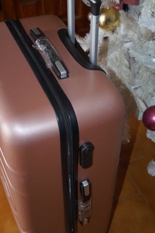 Maleta mediana 20kg NUEVA Golden Roses