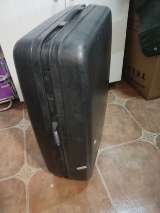 Maleta rígida Samsonite negra