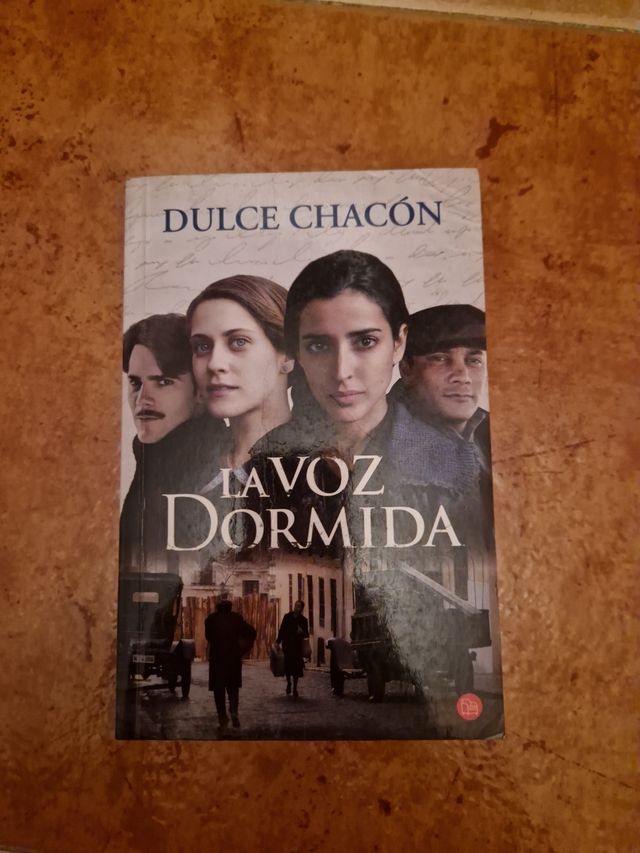 La voz dorminda / The Dormant Voice (Spanish Ed...