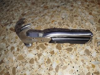 Martillo multiherramienta