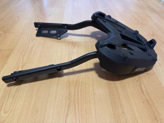 Maletas + Soporte Givi Topcase