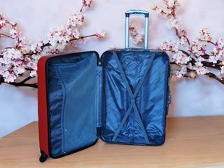 Maleta mediana roja 20kg - NUEVA