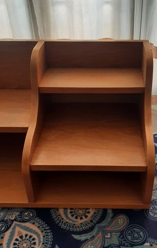 Estantería madera marrón escritorio