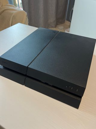 PlayStation 4 (PS4) con 2 mandos y cargador dual. 