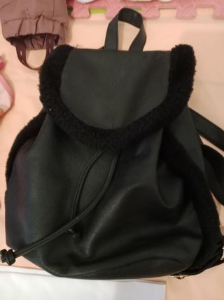 Mochila negra mujer