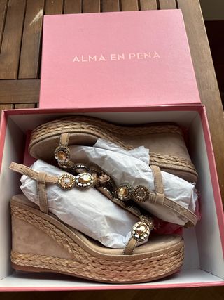 Cuñas Alma en Pena beige talla 41