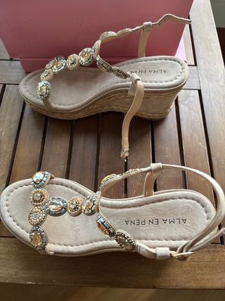 Cuñas Alma en Pena beige talla 41