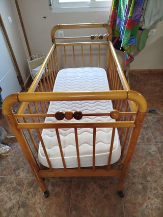 Cuna madera bebé