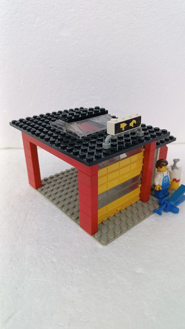 Lego Classic Town 6369 garage anno 1985