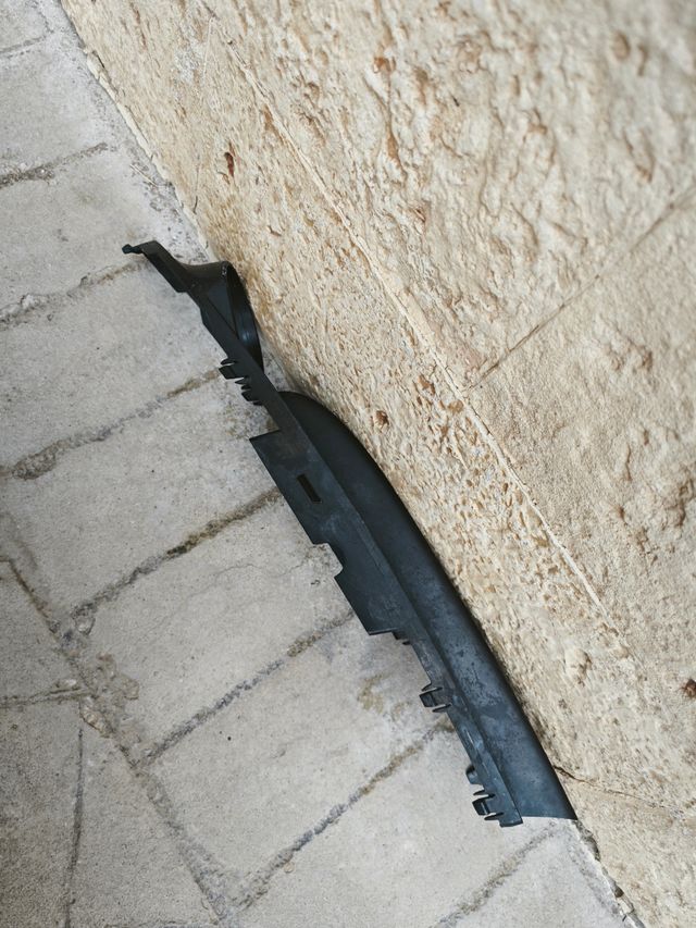 Antiniebla BMW e90 - Rejilla