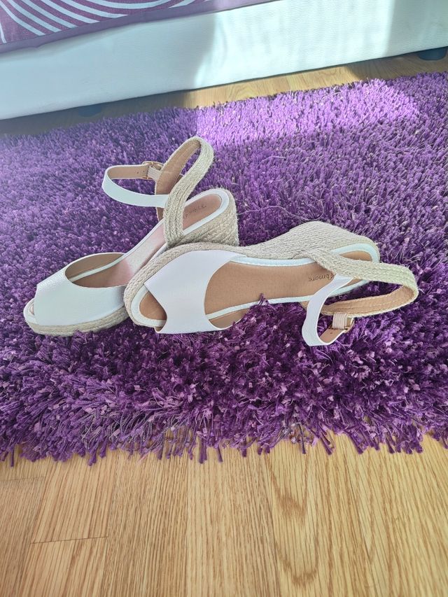 Cuñas esparto blancas