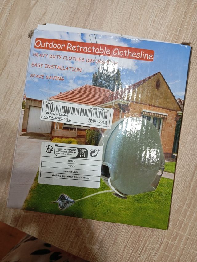 Tendedero retráctil exterior