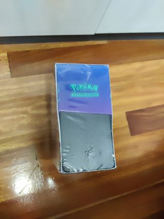 Caja Entrenador Elite Pokémon Juntos de Aventuras