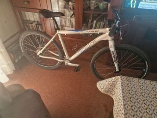 Bicicleta Montana Cheyenne J5700