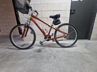 Bicicleta trekking Specialized