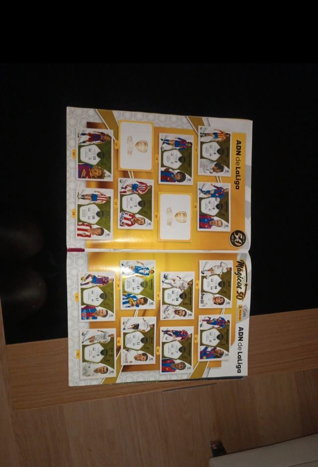 Álbum Liga 2021-22 Panini Casi Completo