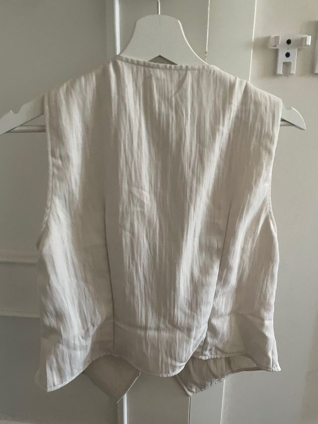 Chaleco Stradivarius beige - Talla M