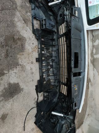 PARAGOLPES DELANTERO RENAULT SCENIC III XENON