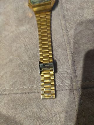 Reloj Casio A168WE dorado