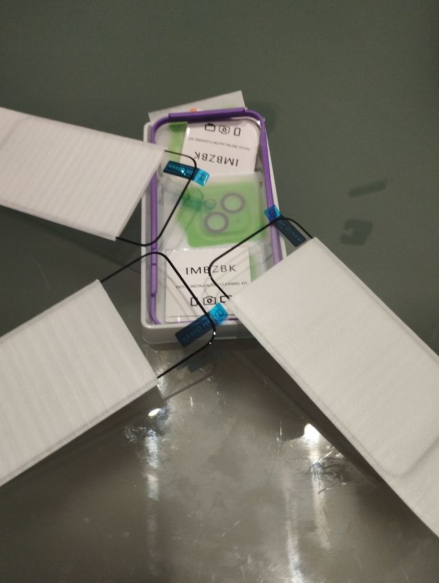 Pellicola protettiva IMBZBK per iPhone 15