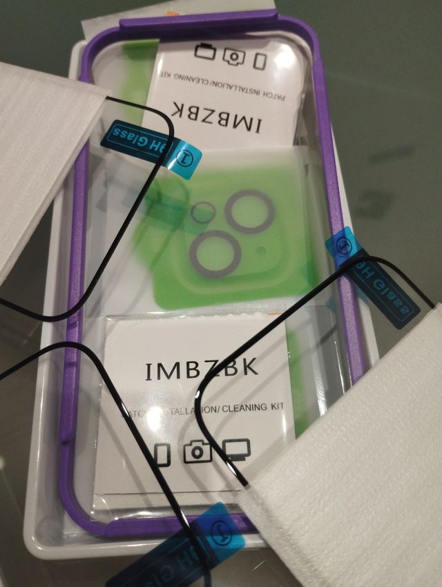 Pellicola protettiva IMBZBK per iPhone 15