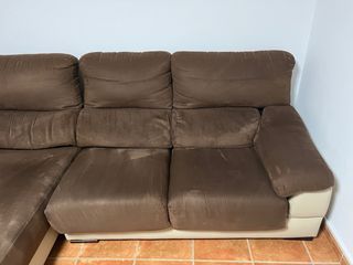 Sofá chaise longue marrón y beige