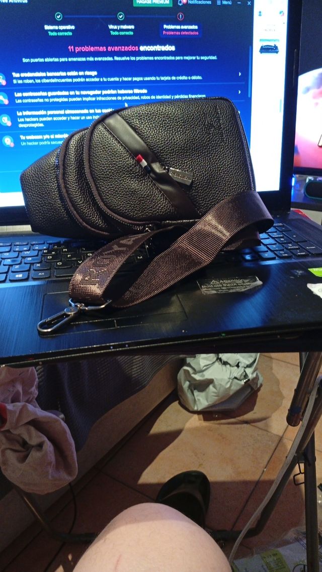 Borsa a tracolla da uomo in pelle marrone