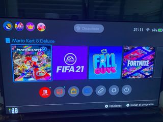 Nintendo Switch - Azul, Rojo y Amarillo