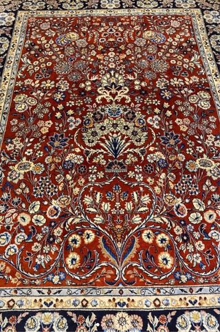 Alfombra oriental. Buen estado.