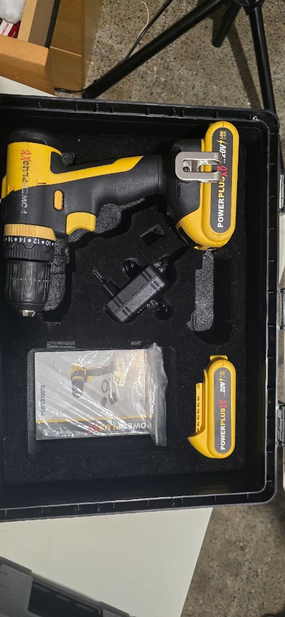 Taladro percutor Powerplus 20V